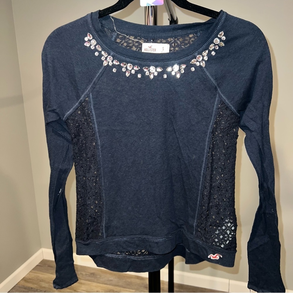 028 Hollister navy blue lace top